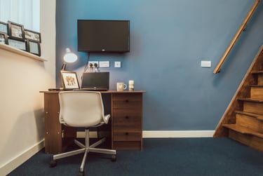 Silver Studio at Lomax Halls, 17 Hill Street, Stoke, ST41NL - Image 1